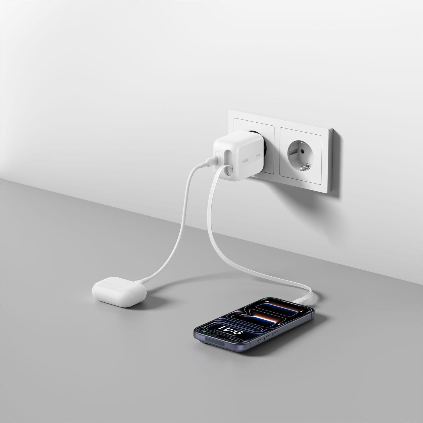 Belkin UltraCharge New GaN charger (45 W) with retractable cable